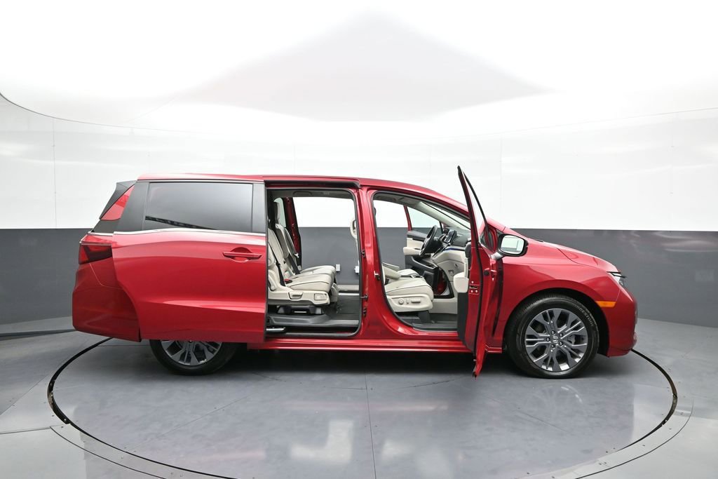 Used 2025 Honda Odyssey Touring image 45