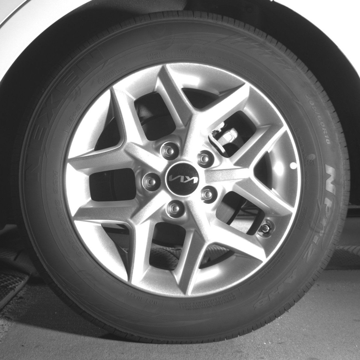 Used 2025 Kia Soul LX w/ LX Technology Package FWD image 14
