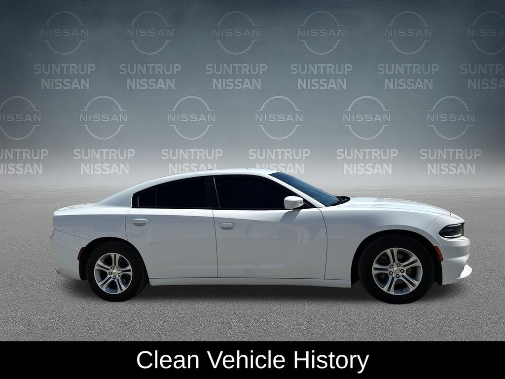 Used 2017 Dodge Charger SE image 3