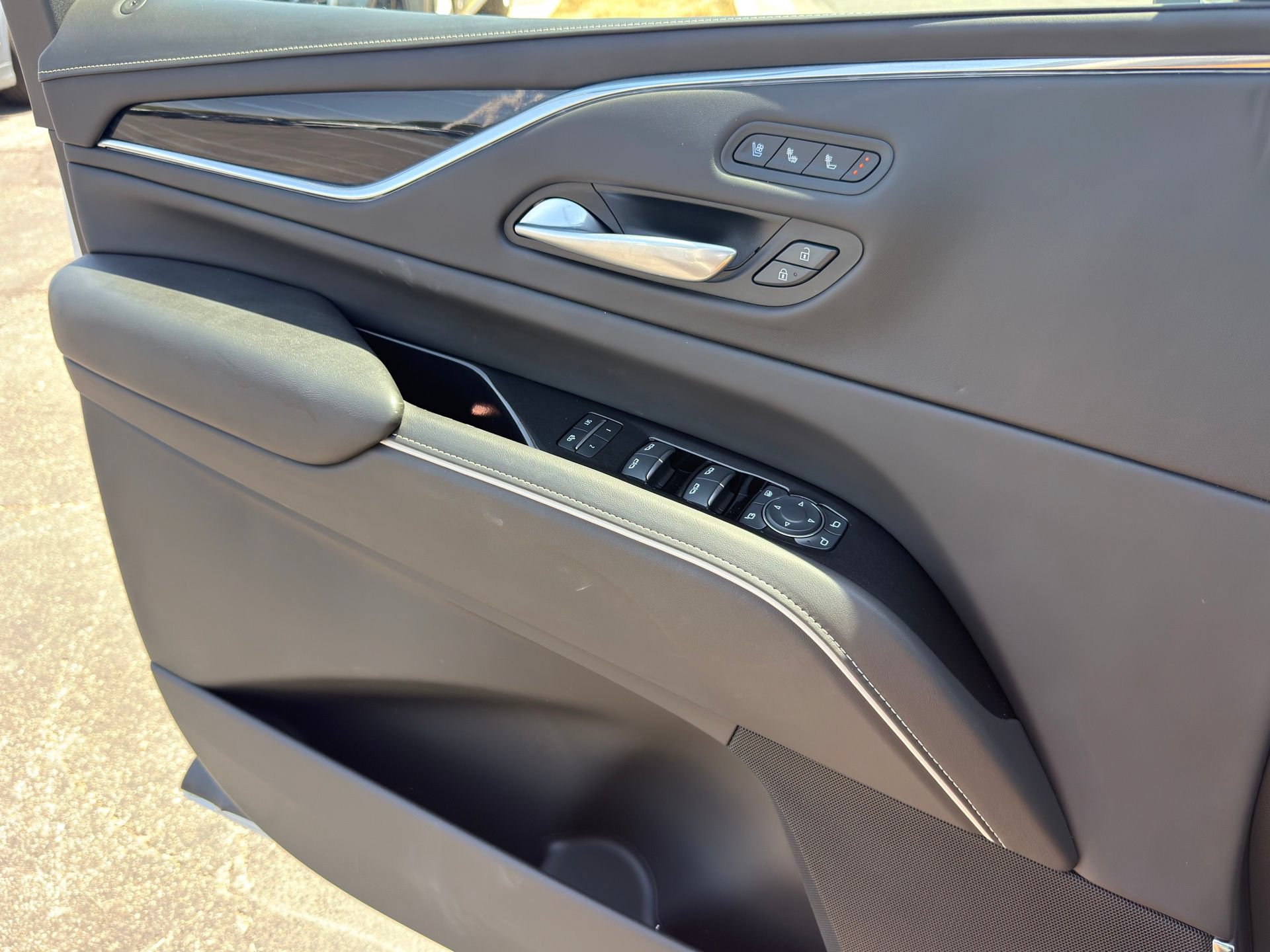 Used 2024 Cadillac Escalade V w/ LPO, Floor Liner Package AWD/4WD image 24