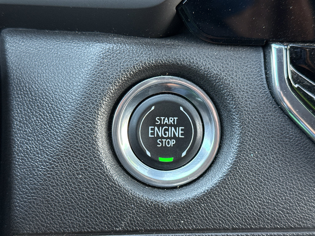 Used 2023 Chevrolet Colorado Trail Boss AWD/4WD image 17