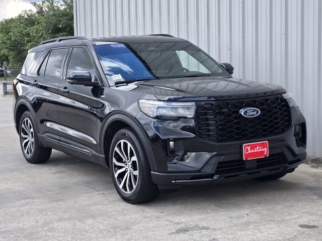 Used 2025 Ford Explorer ST-Line RWD image 3