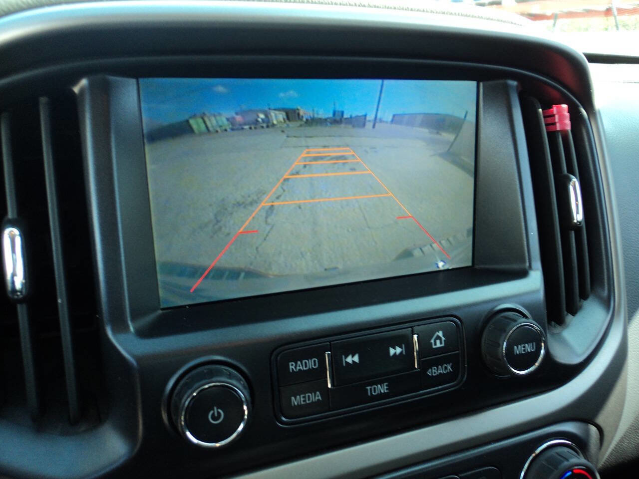 Used 2015 Chevrolet Colorado Z71 w/ LPO, Gearon Divider Package AWD/4WD image 13