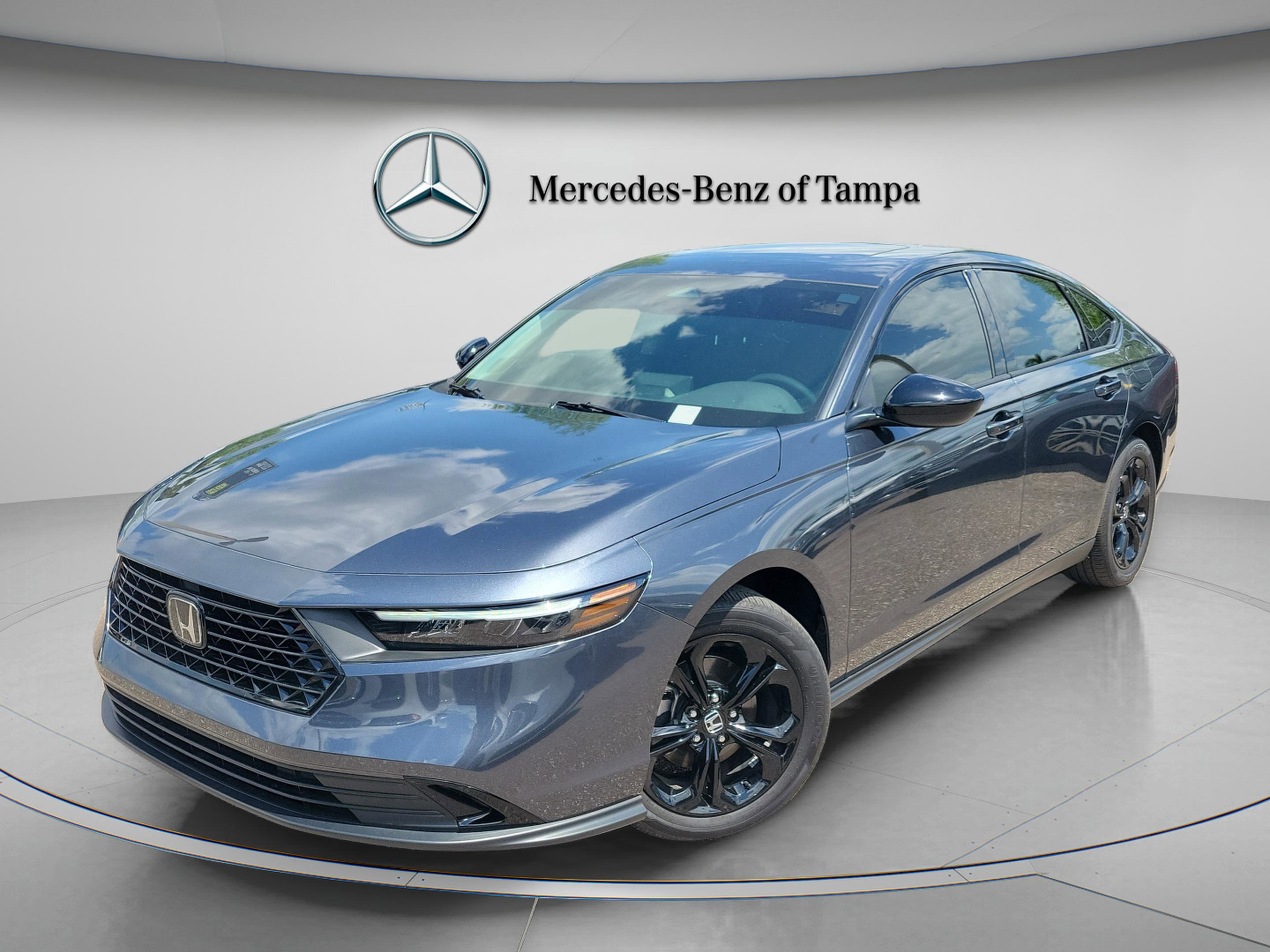 Used 2025 Honda Accord SE image 1
