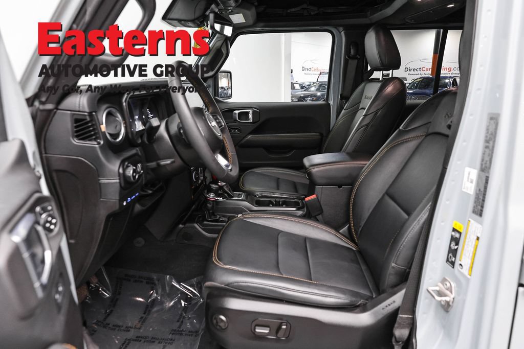 Used 2024 Jeep Wrangler Unlimited Sahara w/ Technology Group AWD/4WD image 16