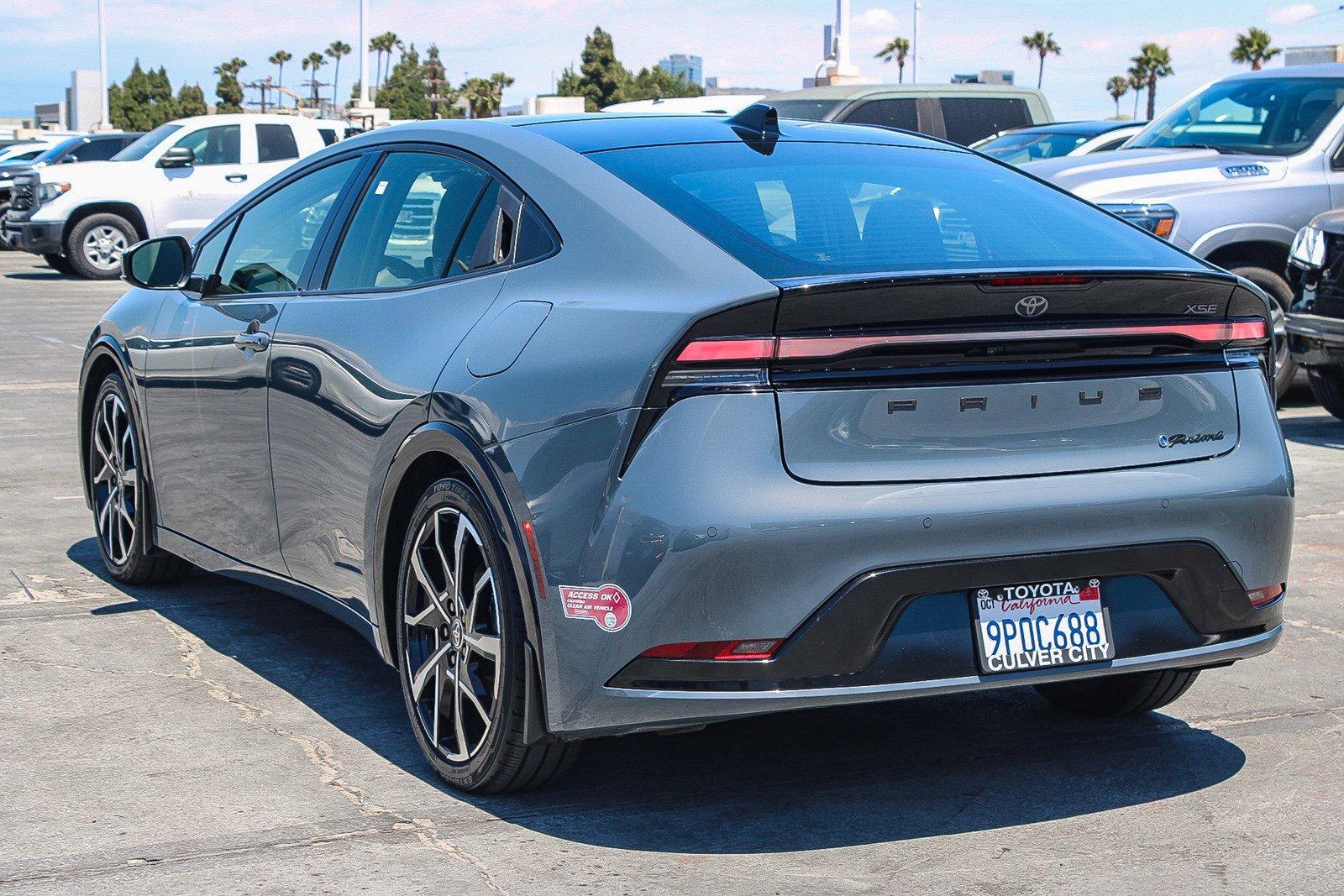 Used 2024 Toyota Prius Prime FWD image 7