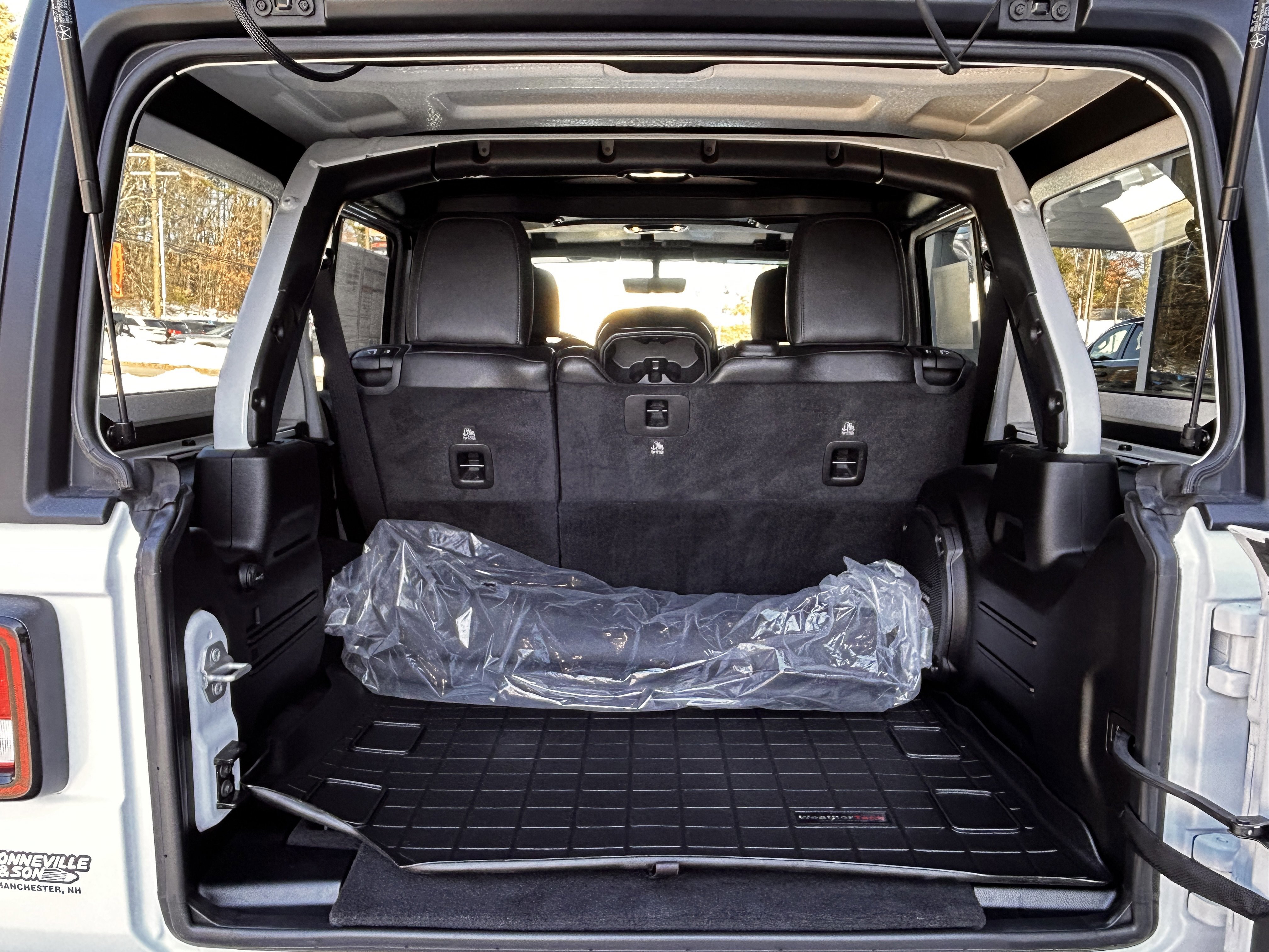 Certified 2023 Jeep Wrangler Sahara w/ Cold Weather Group AWD/4WD image 14