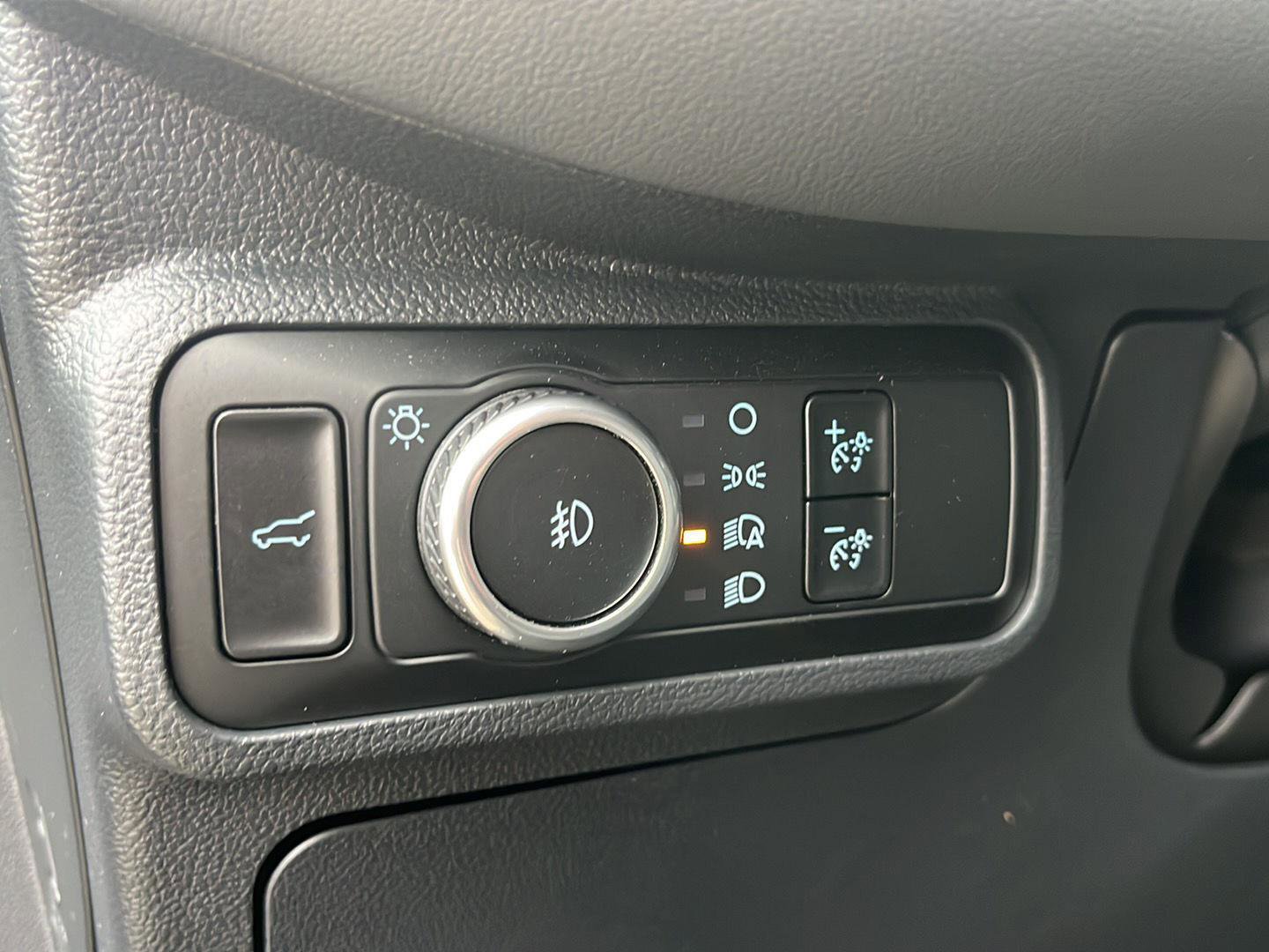 Used 2025 Ford Explorer Active w/ Active Comfort Package image 11