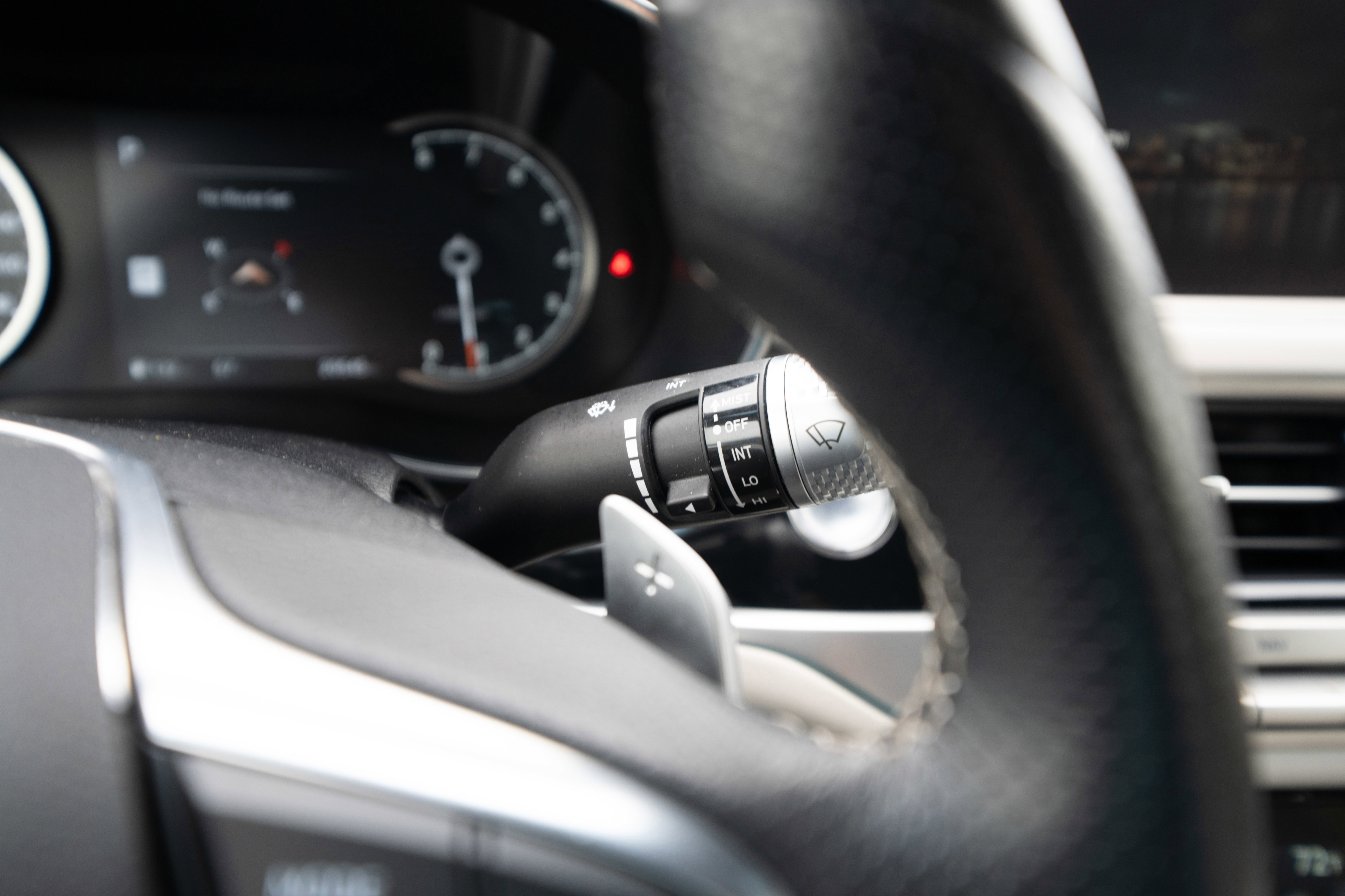 Used 2025 Genesis G70 2.5T RWD image 14