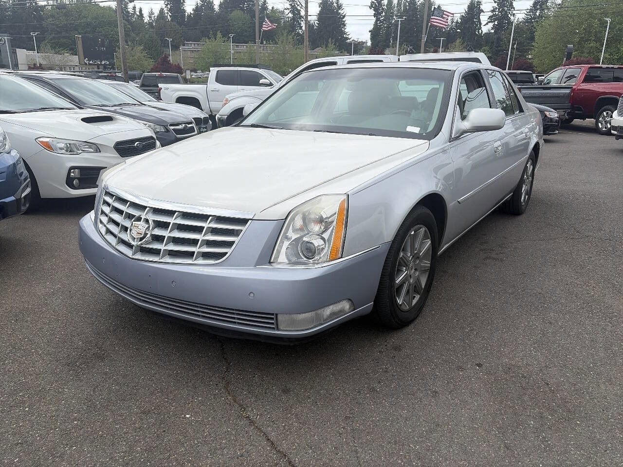 Used 2011 Cadillac DTS Premium FWD image 1