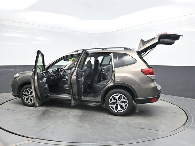 Used 2020 Subaru Forester Premium AWD/4WD image 48
