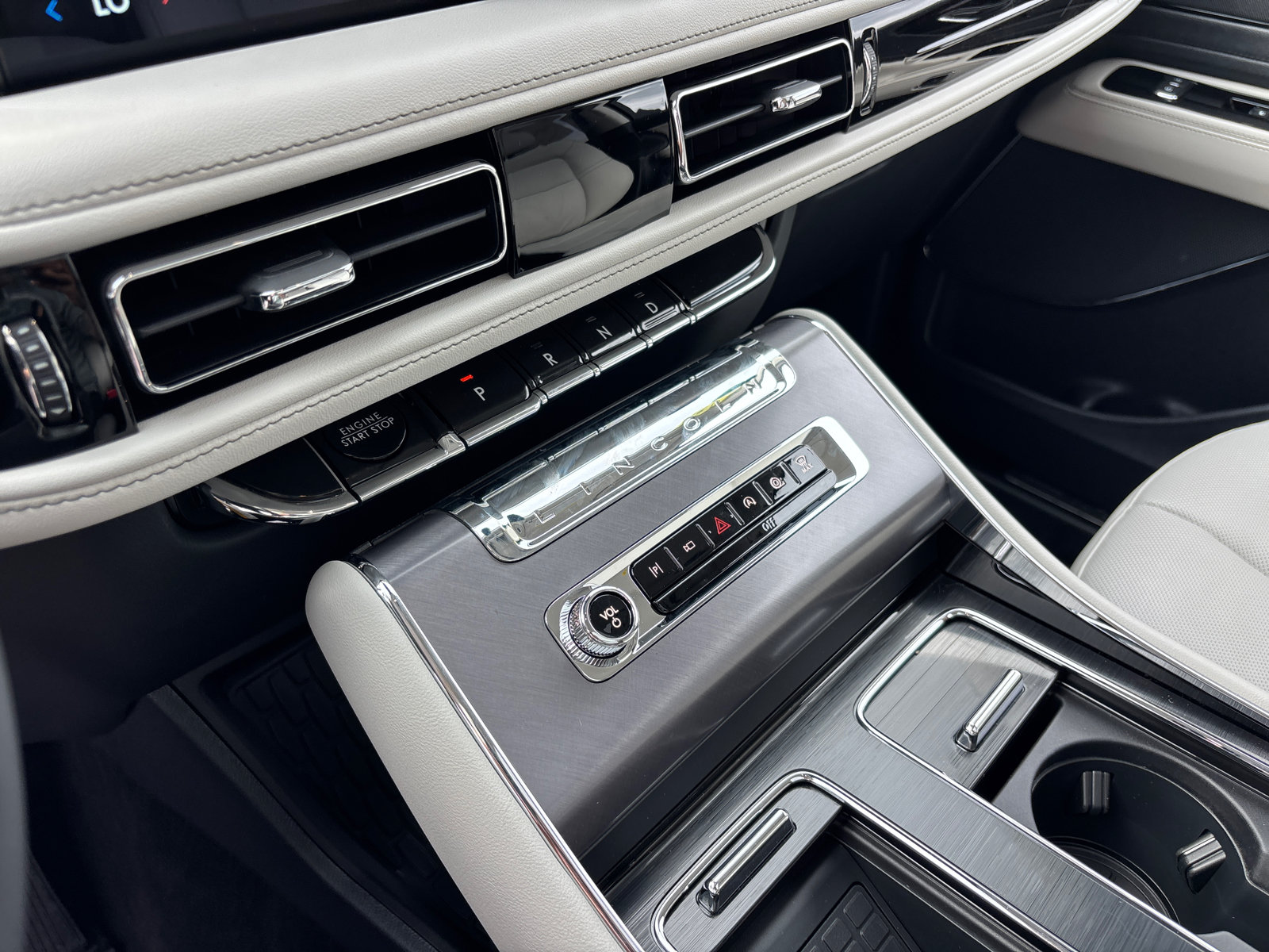 New 2026 Lincoln Aviator AWD image 22