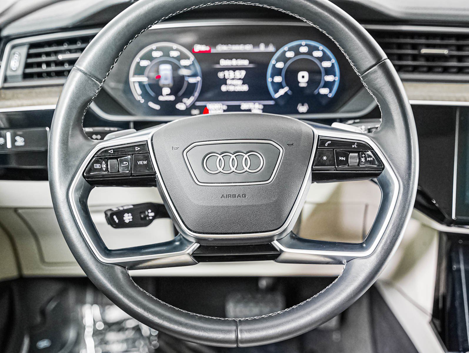 Used 2024 Audi Q8 e-tron Premium Plus w/ Premium Plus Package AWD/4WD image 12