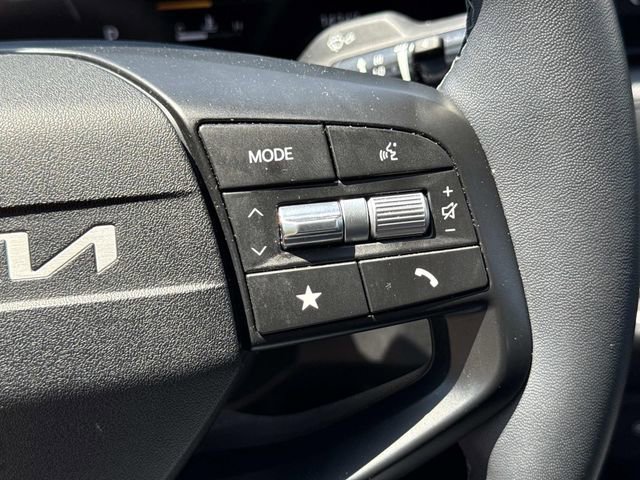 Used 2025 Kia K4 EX FWD image 23