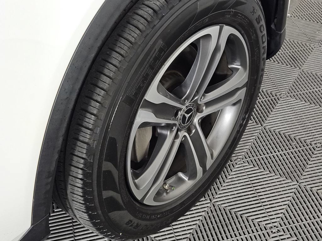 Used 2019 Mercedes-Benz GLC 300 4MATIC w/ Premium Package image 3