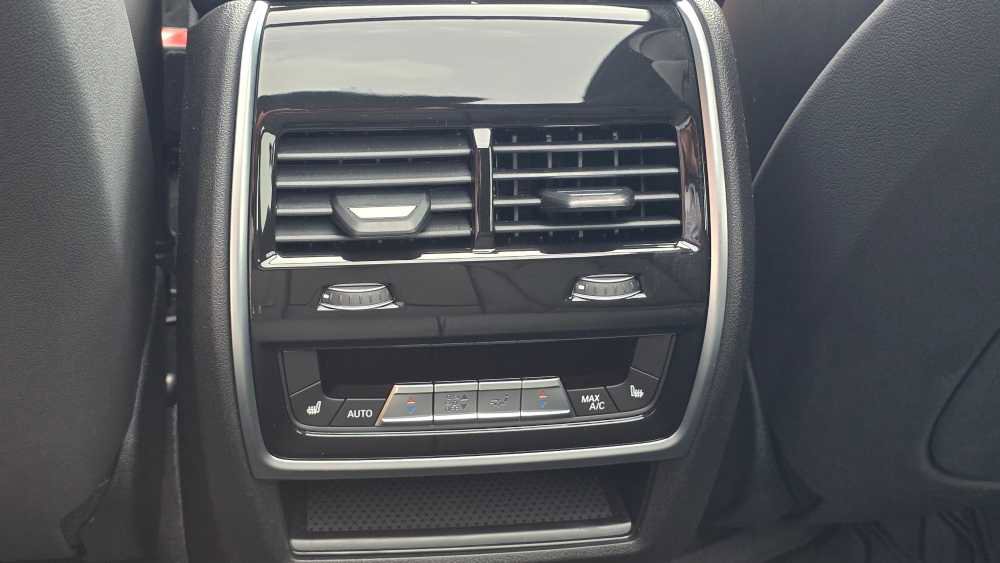 Used 2026 BMW X5 sDrive40i w/ M Sport Package image 26