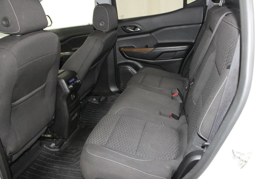 Used 2019 GMC Acadia SLE FWD image 17
