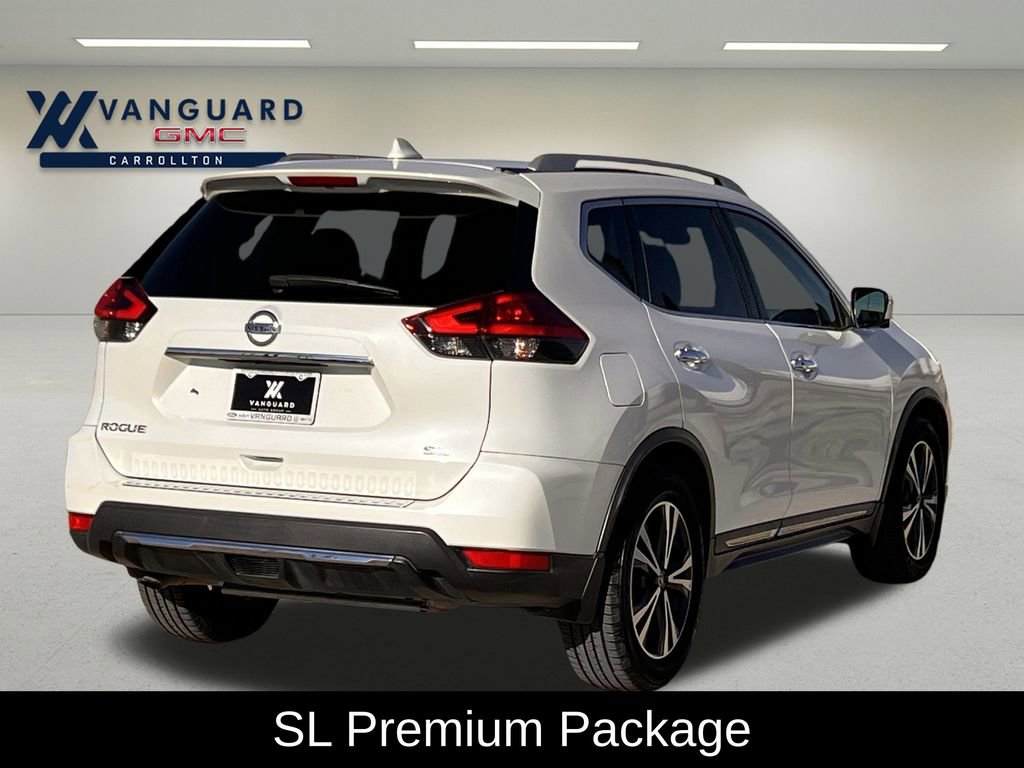 Used 2017 Nissan Rogue SL w/ SL Premium Package image 3