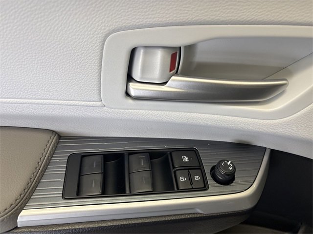 New 2025 Toyota Sienna XLE image 16