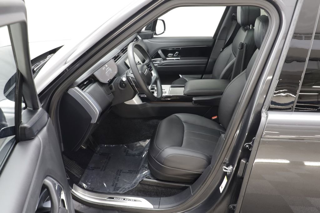 Used 2025 Land Rover Range Rover SE image 6