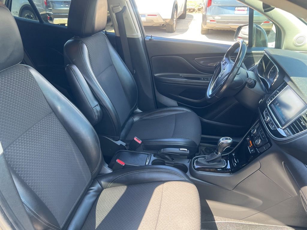 Used 2019 Buick Encore Preferred AWD/4WD image 19