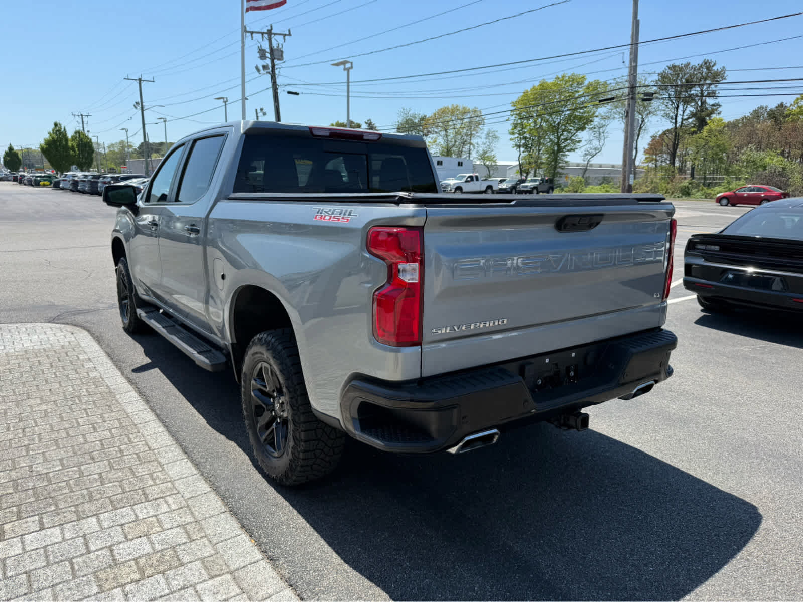 Used 2024 Chevrolet Silverado 1500 LT Trail Boss w/ Convenience Package II AWD/4WD image 6