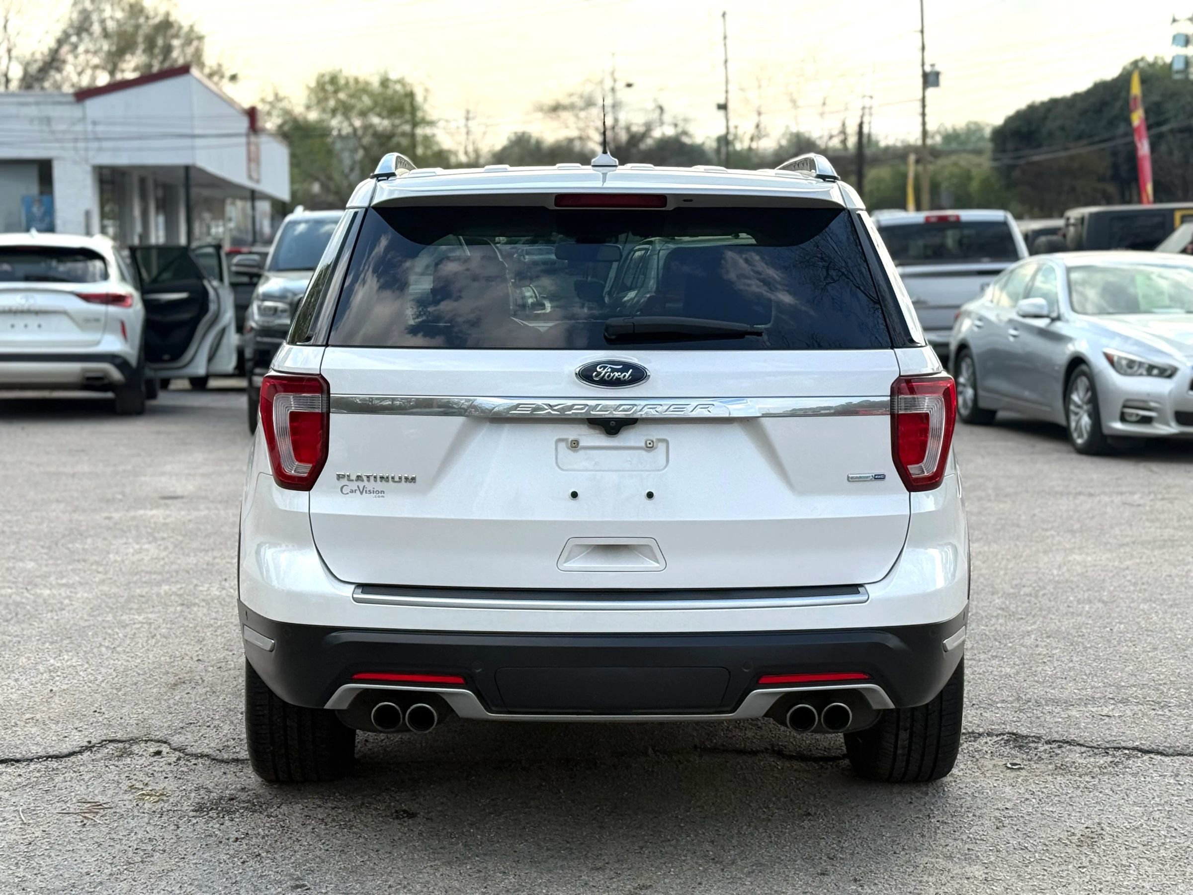 Used 2018 Ford Explorer Platinum image 6