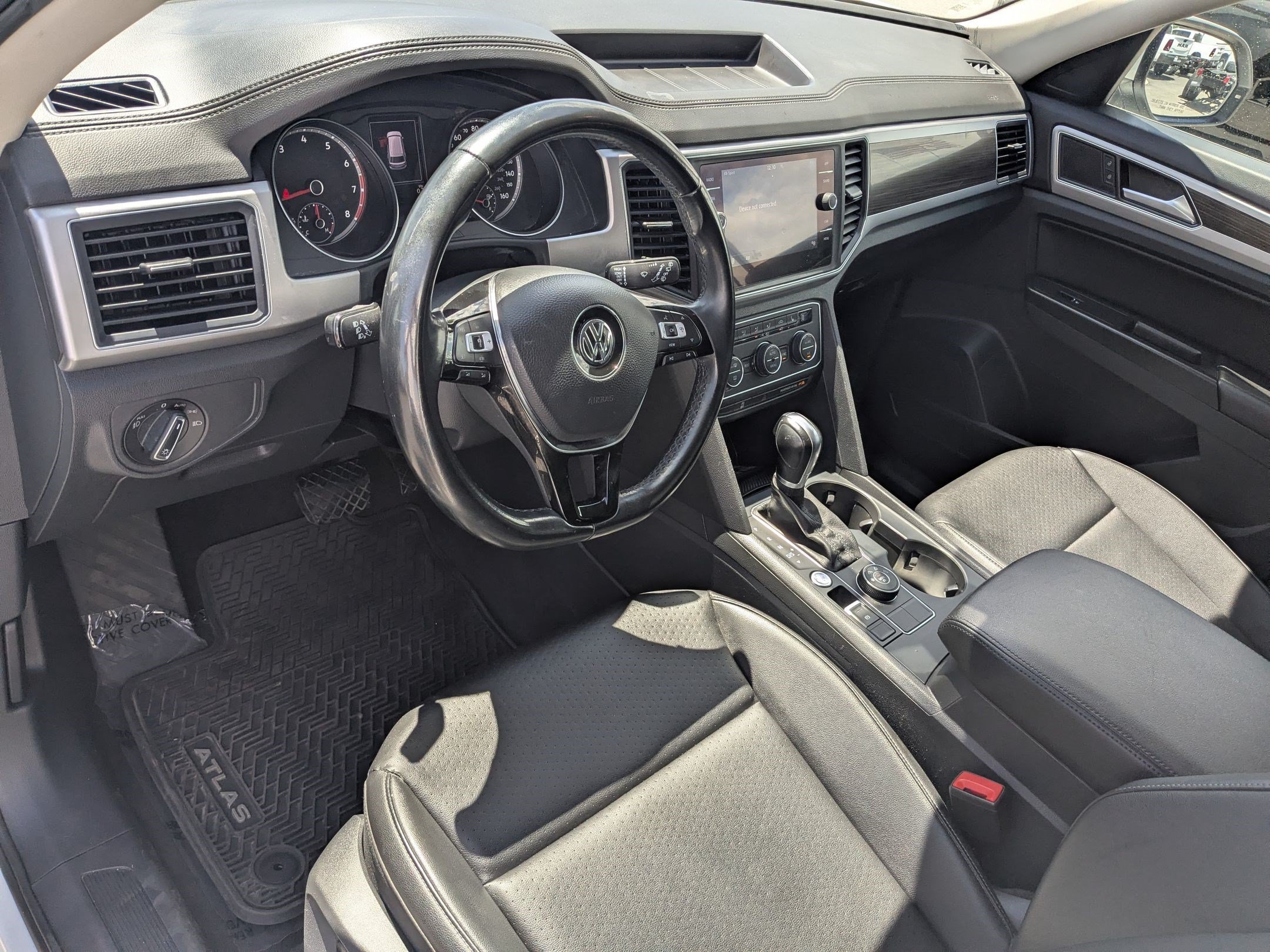 Used 2019 Volkswagen Atlas SE w/ Towing Package AWD/4WD image 17
