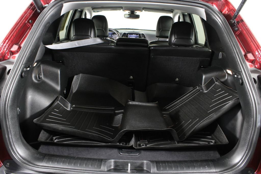 Used 2019 Jeep Cherokee Limited image 17