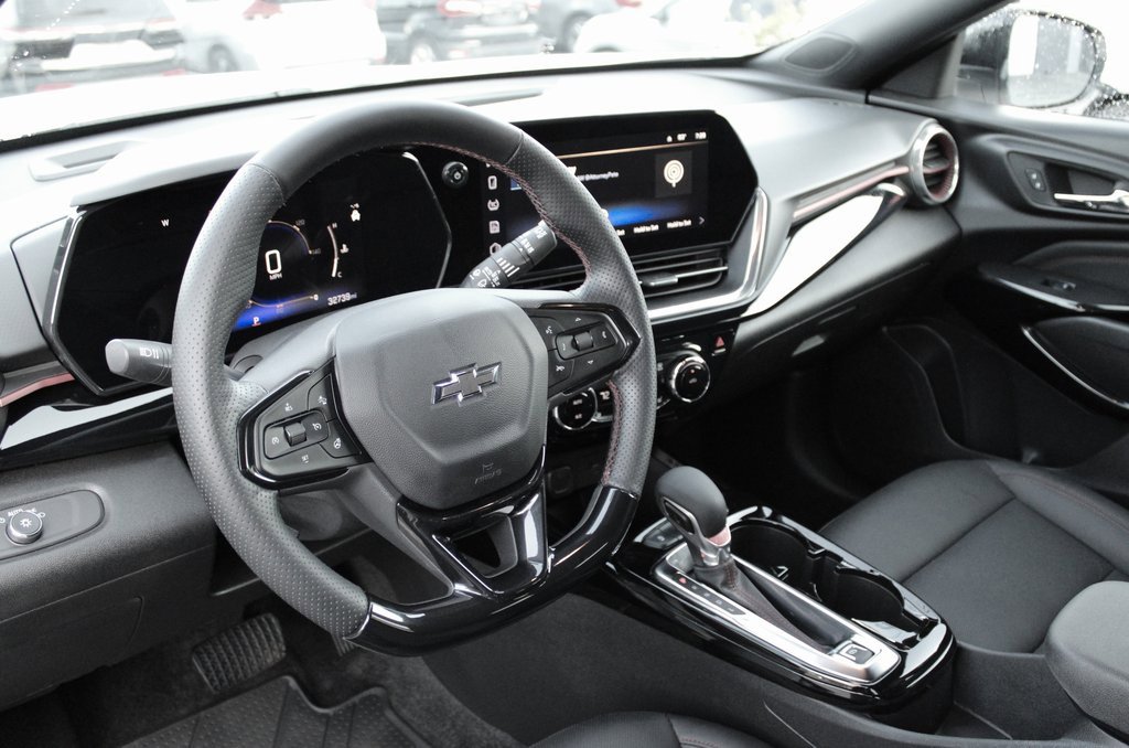 Used 2024 Chevrolet Trax RS w/ Driver Confidence Package image 25