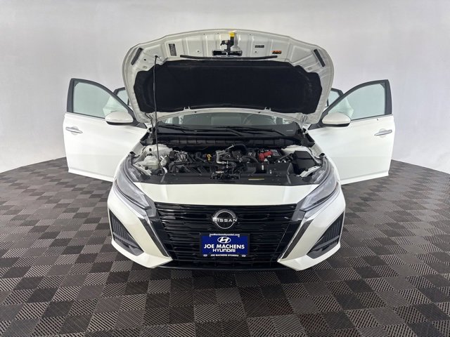 Used 2023 Nissan Altima 2.5 SV w/ SV Premium Package image 11