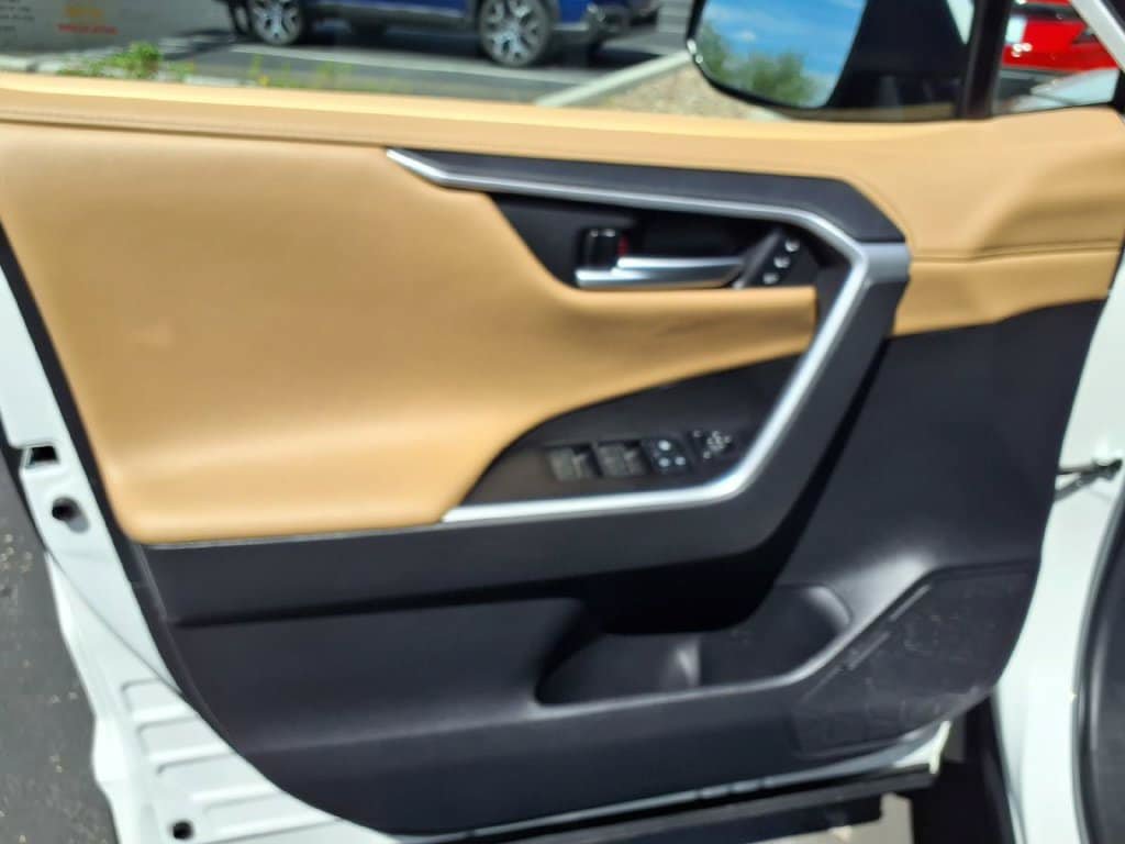 Used 2025 Toyota RAV4 Limited w/ Advanced Technology Package FWD image 25