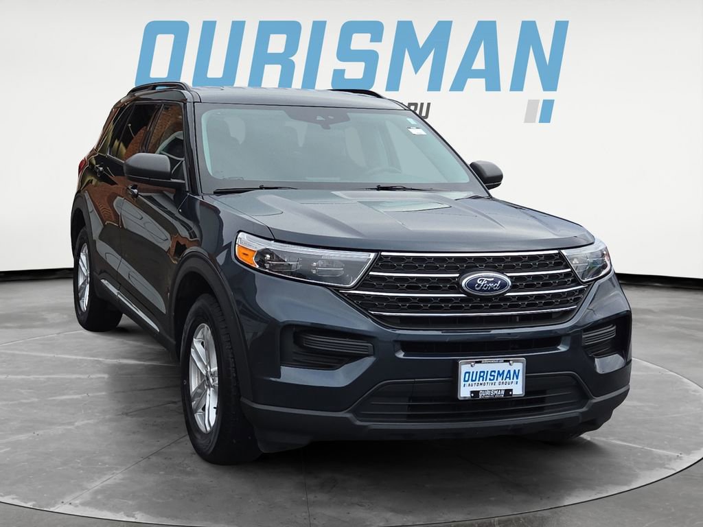 Used 2023 Ford Explorer XLT image 1
