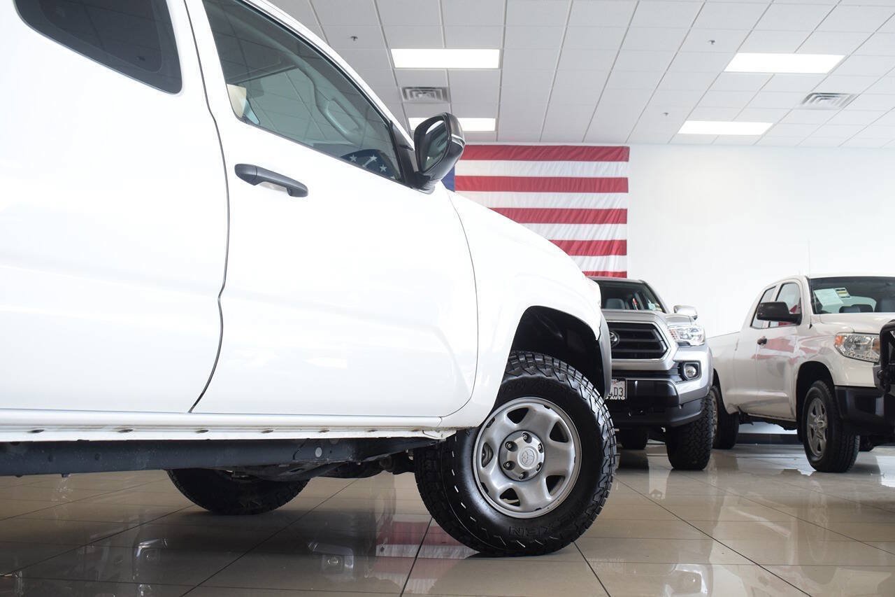 Used 2018 Toyota Tacoma SR RWD image 12