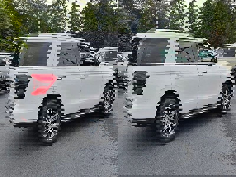 Used 2023 Ford Expedition Limited image 17