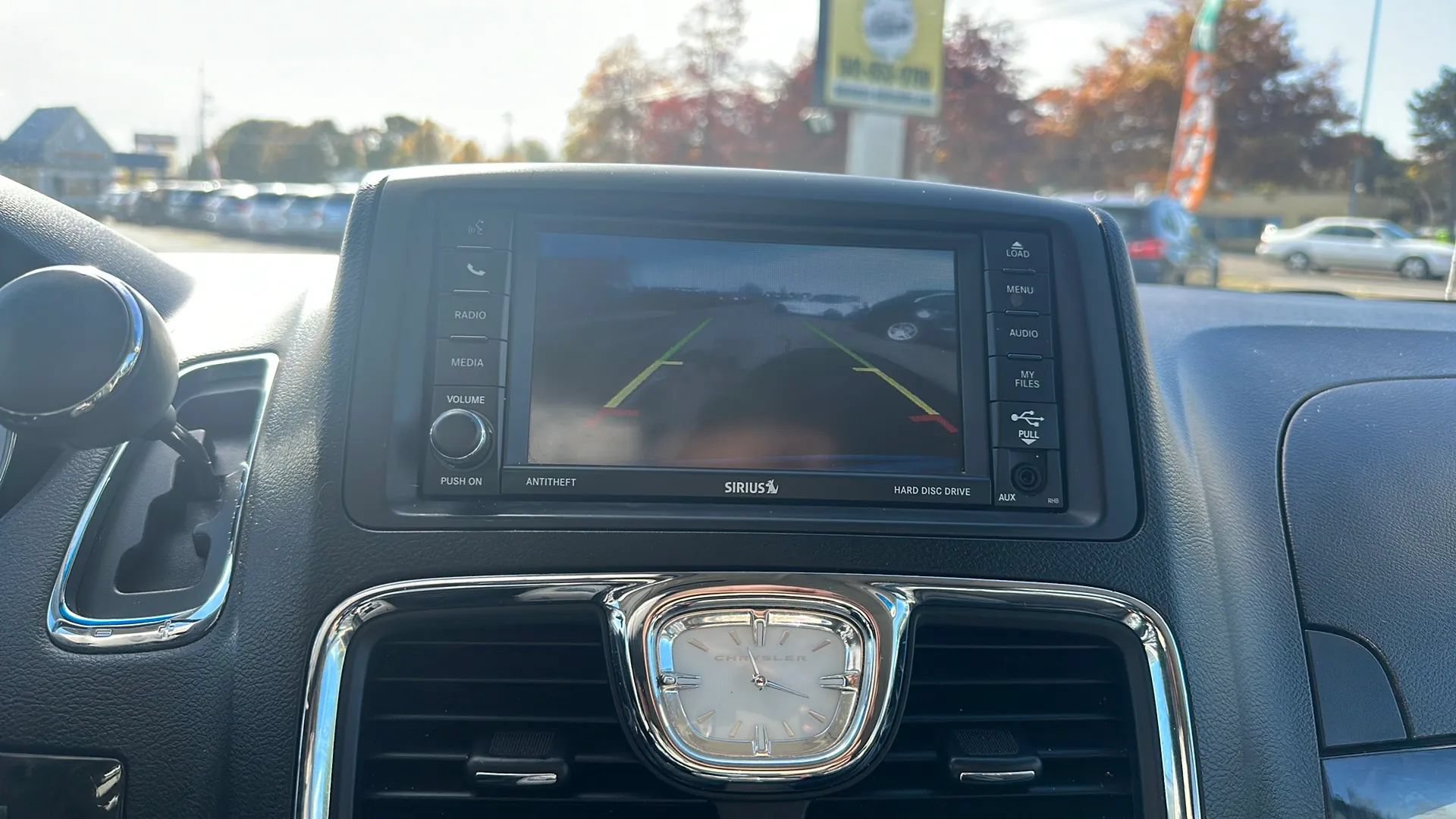 Used 2016 Chrysler Town & Country Touring FWD image 16