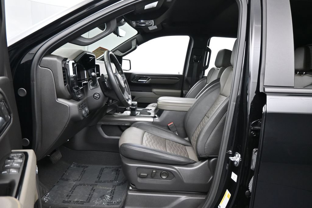 Used 2025 Chevrolet Silverado 1500 ZR2 w/ Technology Package AWD/4WD image 10