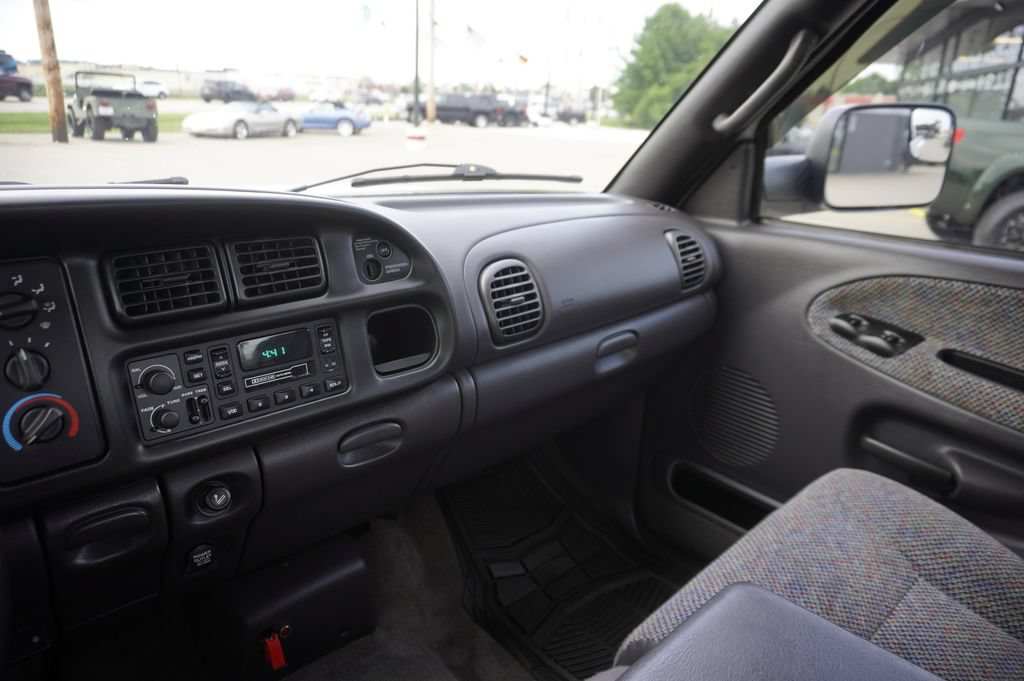 Used 2002 Dodge Ram 3500 Truck 2WD Quad Cab image 17