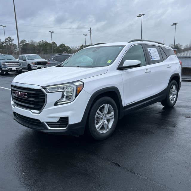 Used 2022 GMC Terrain SLE w/ Driver Convenience Package image 1