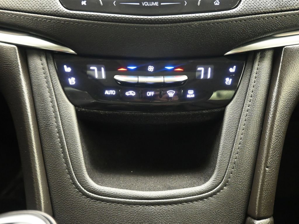 Used 2019 Cadillac XT5 Premium Luxury AWD/4WD image 23
