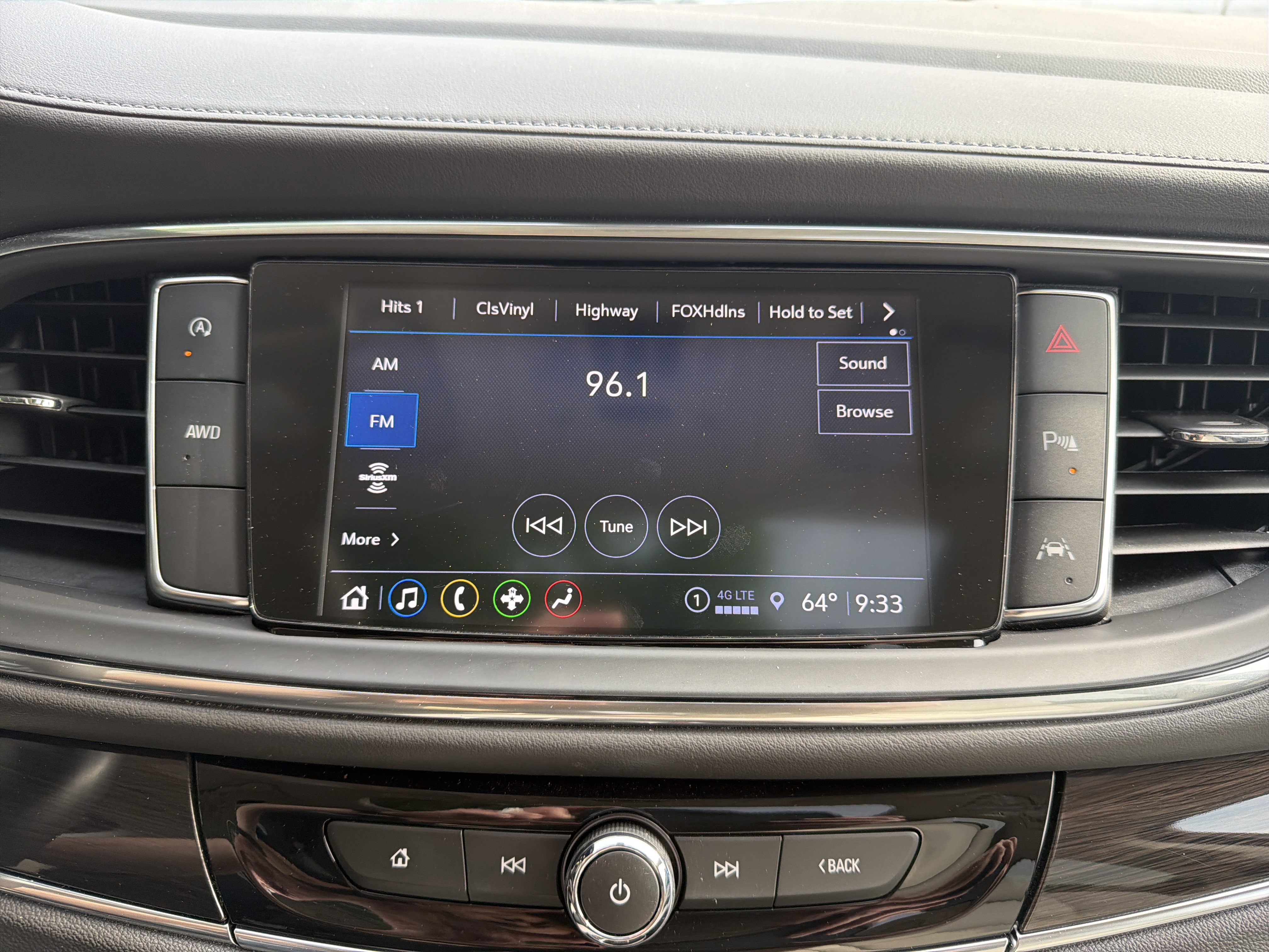 Used 2024 Buick Enclave Essence w/ Experience Buick Package image 23