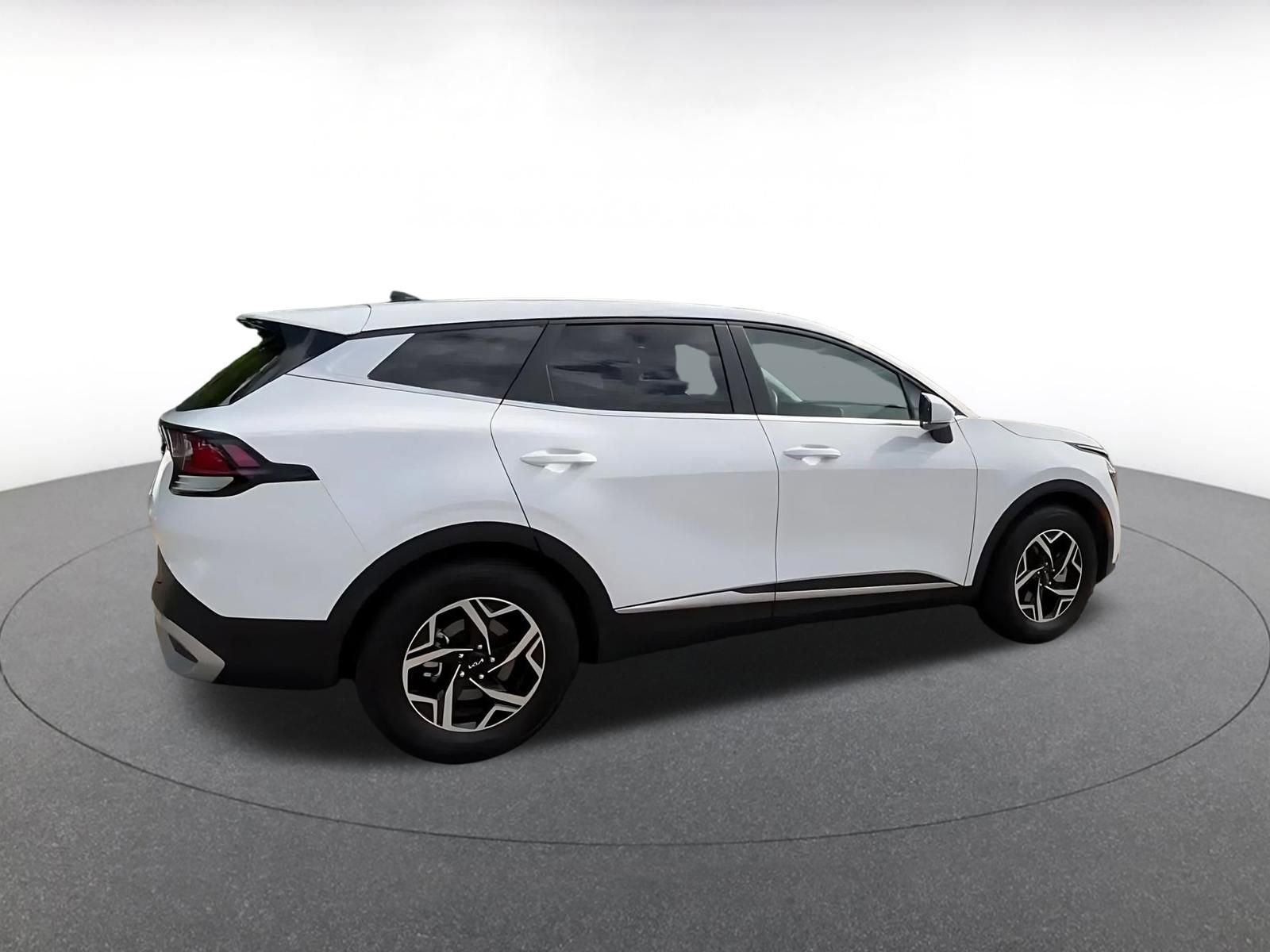 Used 2025 Kia Sportage LX FWD image 14