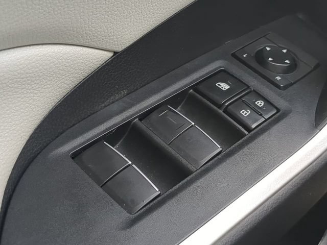 Used 2020 Toyota RAV4 XLE Premium FWD image 27