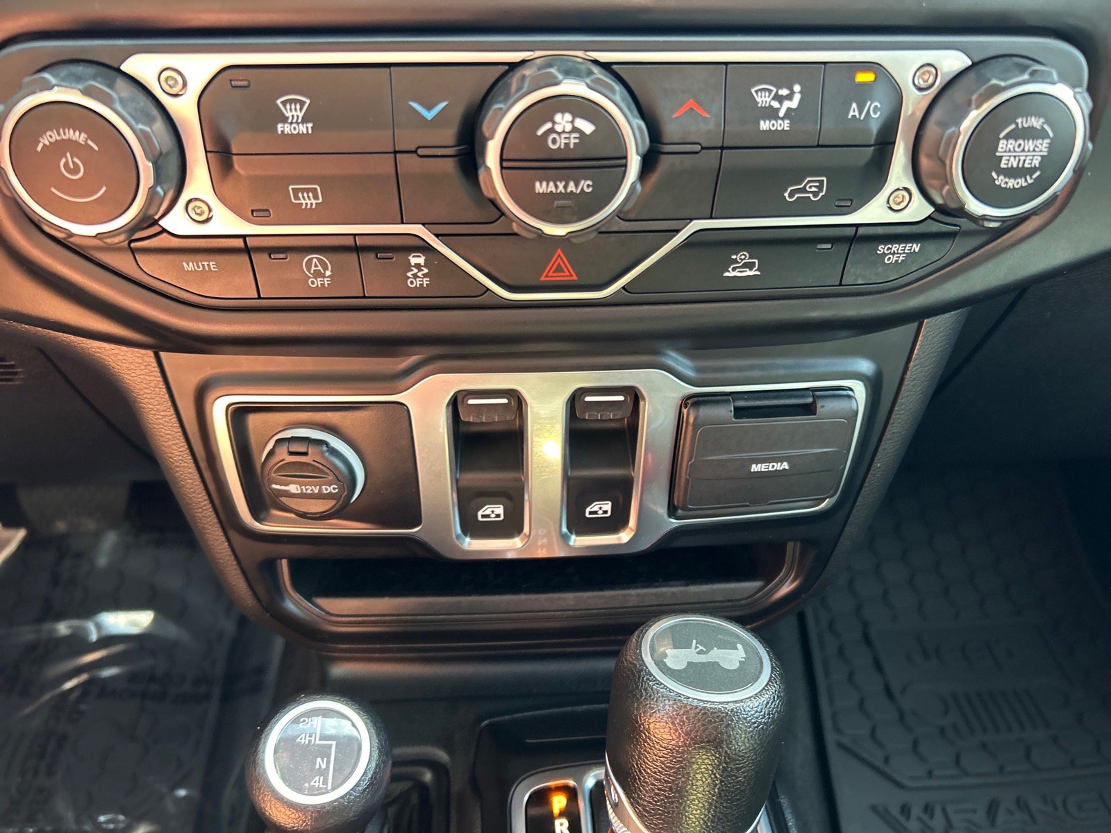 Used 2023 Jeep Wrangler Sport AWD/4WD image 21