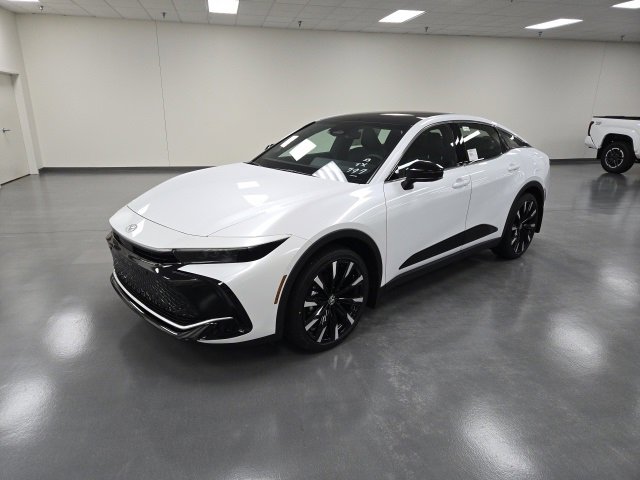 New 2026 Toyota Crown Platinum image 2