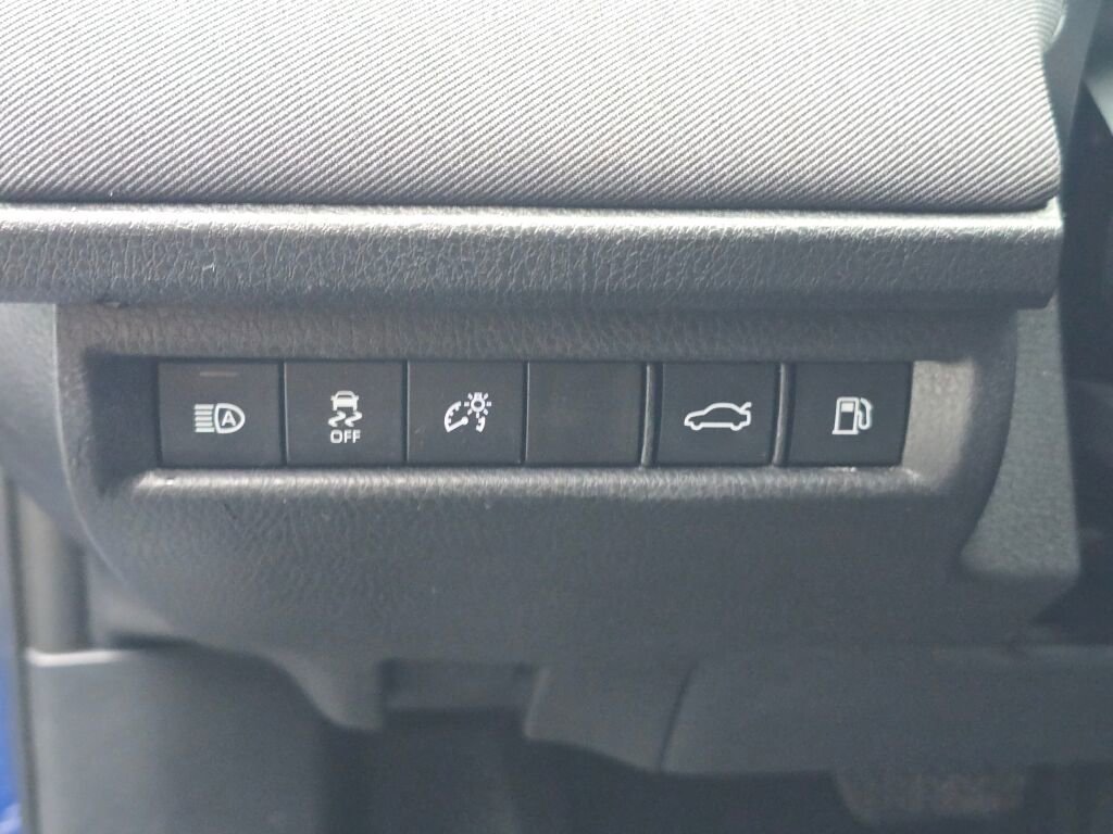 Used 2025 Toyota Camry LE image 20