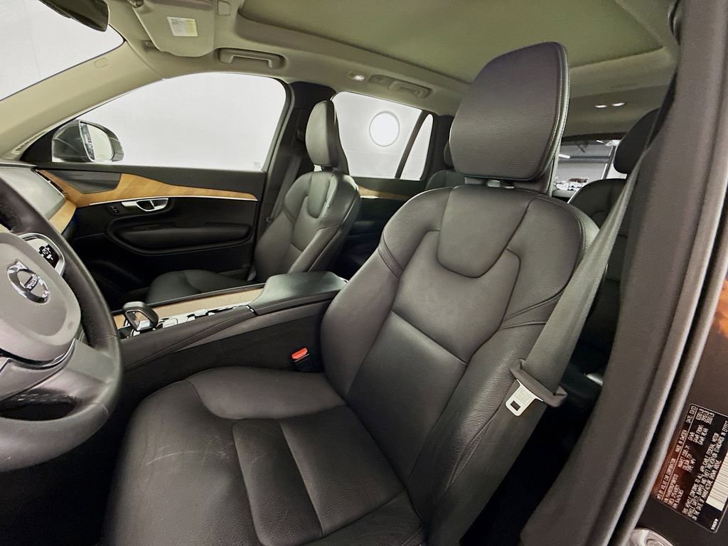 Used 2023 Volvo XC90 T8 Plus w/ Protection Package Premier AWD/4WD image 5