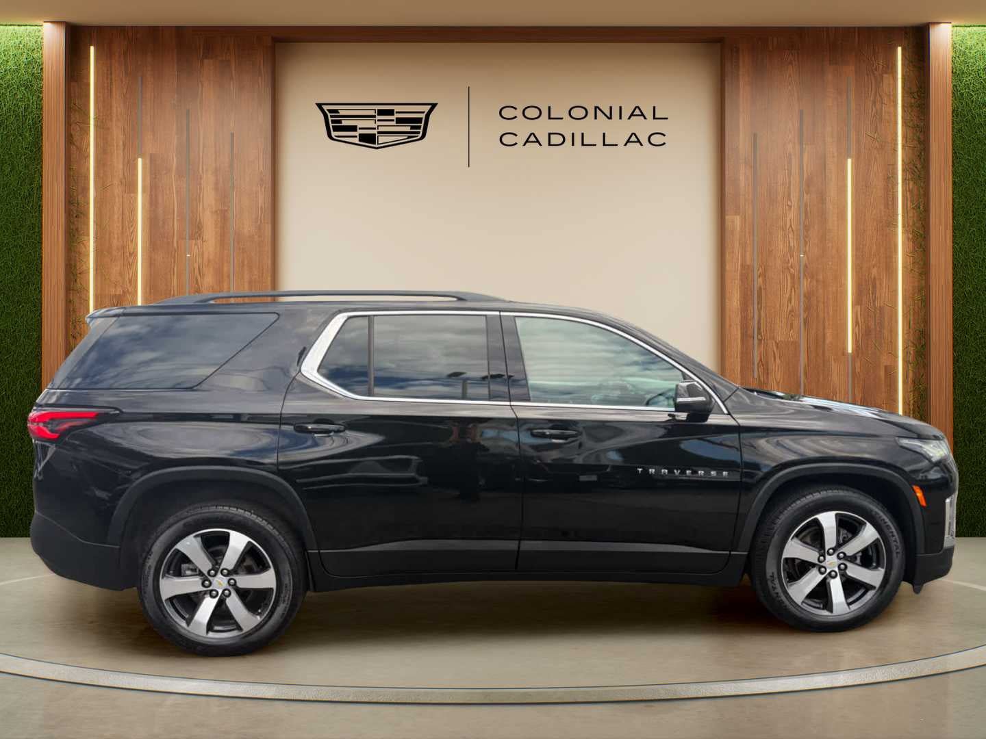 Used 2023 Chevrolet Traverse LT w/ LT Premium Package AWD/4WD image 6