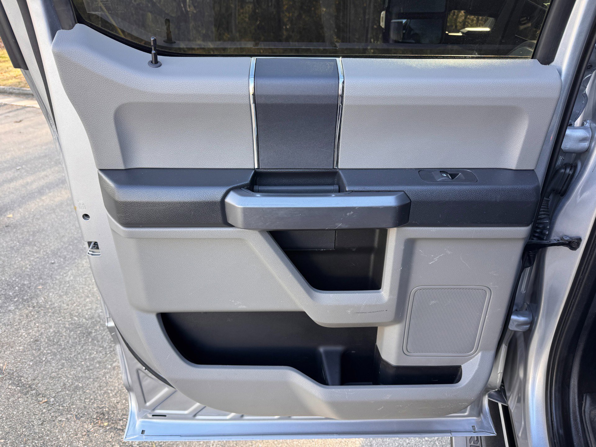 Used 2022 Ford F350 XLT w/ XLT Value Package image 45