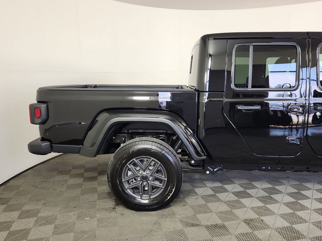 New 2025 Jeep Gladiator Sport image 5